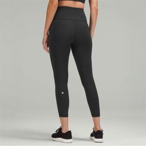 Lululemon Wunder Train High-Rise Tight with Pockets 25"
•Black